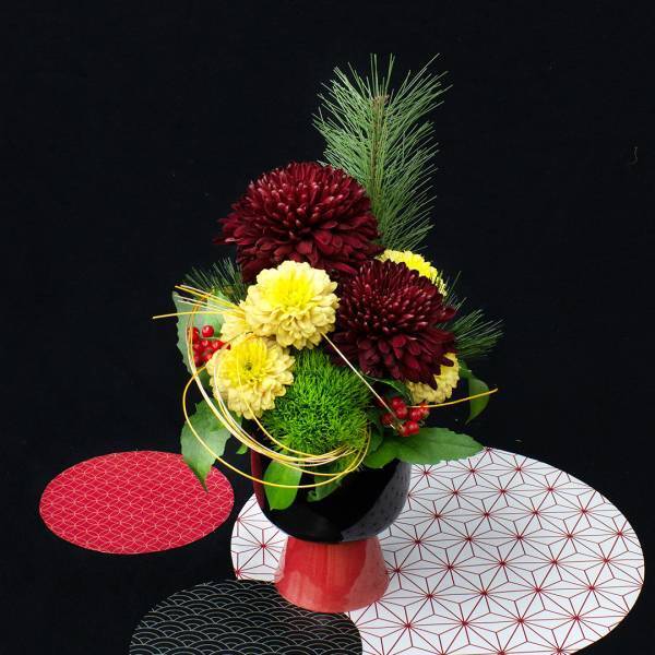 conoka 2023正月華飾り｜和モダンな花器と瑞々しく輝かしい生花が新しい幕開けを飾る