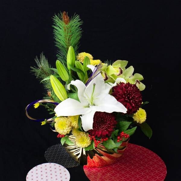 conoka 2023正月華飾り｜和モダンな花器と瑞々しく輝かしい生花が新しい幕開けを飾る