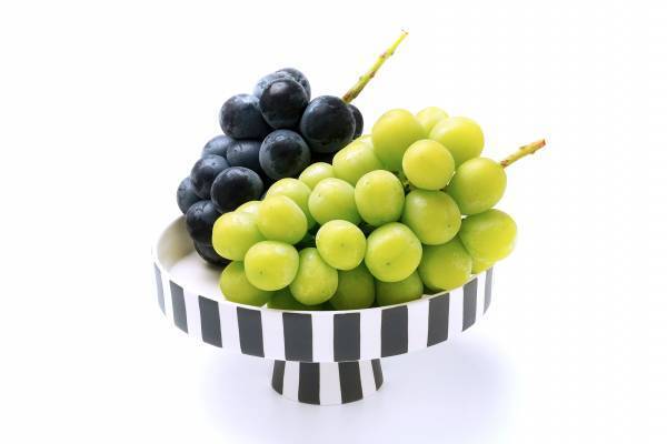 冷凍食品ブームのさらにその先へ。 樹上完熟シャインマスカットを贅沢冷凍スイーツに。