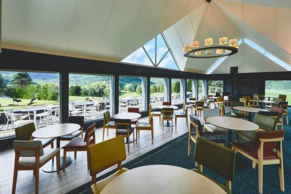 「ファーム星野」の乳製品を味わうファームカフェ 「ファームデザインズ」オープン～牛や羊などの動物が暮らす牧歌的な風景を一望できるカフェ～｜オープン日：2022年9月1日