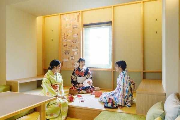 【OMO】全国に11施設あるOMOのホテルに長期滞在し、卒業旅行の思い出をつくるプラン「OMOの卒たび 学生最後の『街ナカ』ロングステイ」販売　～ダイビングライセンス取得のサポートなど、各都市の特徴を生かしたプラン専用オプションでより満喫できる～ ｜宿泊期間：2023年1月10日～6月30日