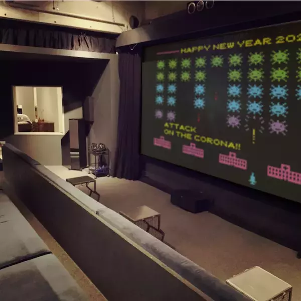 【年末年始キャンペーン】映画館でゲームがプレイ出来る!?  夢を叶えるレンタルシアター【10%OFF】