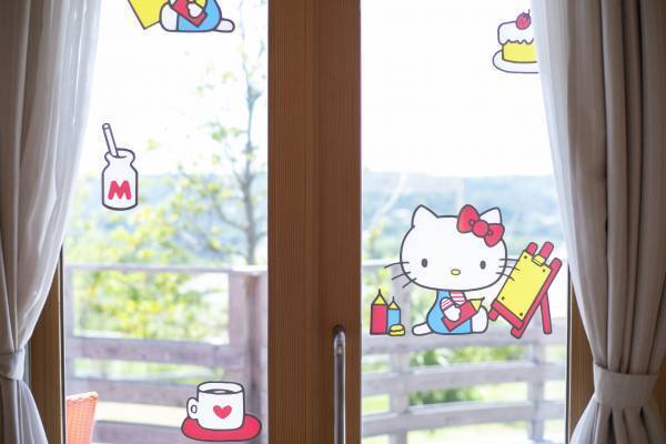 世界最大のりんご型展望シアター「HELLO KITTY APPLE HOUSE」オープン記念 『ハローキティ りんごプラン』本日より予約開始！
