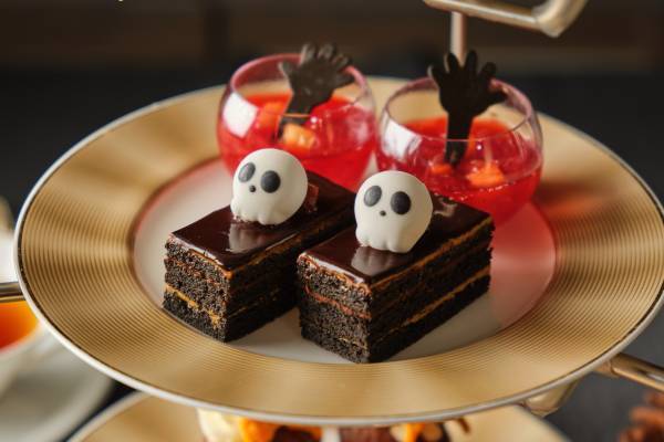 【横浜・大宮】ミニサイズのモンブラン、柿を使用したマカロンなど、 秋の味覚を取り入れた『ハロウィン アフタヌーンティー』販売