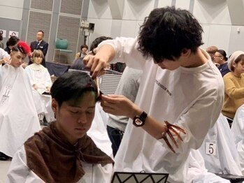 岡山駅から徒歩10分『UMM』は抜群のデザイン力&カラー力で支持されるヘアサロン！駅近ドットコムで情報を公開中