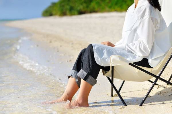 【星のや竹富島】春の島行事「サニズ」から着想した、海辺のピクニック席で波音を聴きながら楽しむ「海辺の清らさピクニック」を実施｜期間：2023年3月1日～5月31日（月、火、金曜日限定）