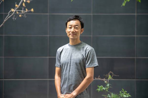 【星のや東京】プロのウォーキングコーチから歩き方をレクチャー！「お江戸ウォーキング滞在」を開催｜期間：2022年3月1日～5月31日