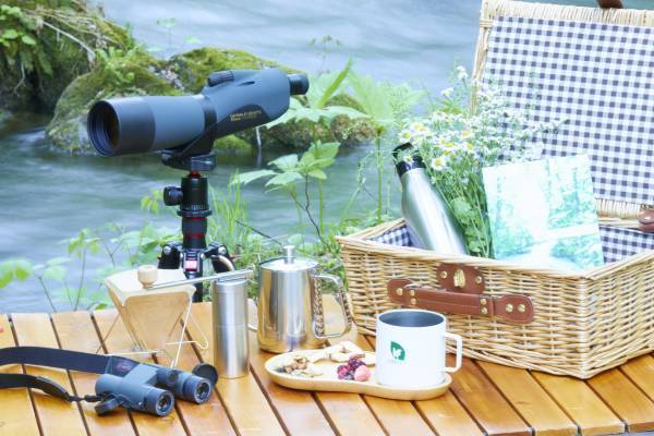 【奥入瀬渓流ホテル】専門ネイチャーガイドとのんびり鳥を待つアクティビティ「渓流バードウォッチング」新登場｜期間：2022年4月16日〜5月8日