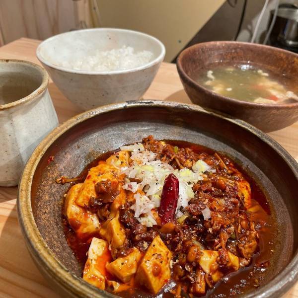 【本日1月7日(金)オープン】スパイス麻婆豆腐「店名はございません。」が渋谷のんべい横丁にオープン！