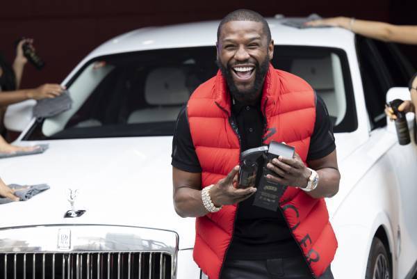 メイウェザーが洗車業界初の広告動画に出演！YouTube公開｜“水なし洗車” ALL IN ONE CAR SHAMPOO「NILES WASH HOUR」