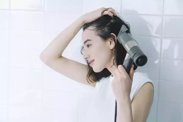 ココロとカラダを見つめる家電ブランド、AiMY（エイミー）より有名ヘアサロン監修の速乾軽量ドライヤー「エイミー ビュートリート プロ」を発売