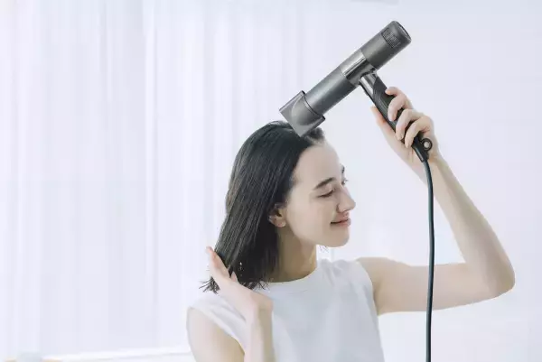 ココロとカラダを見つめる家電ブランド、AiMY（エイミー）より有名ヘアサロン監修の速乾軽量ドライヤー「エイミー ビュートリート プロ」を発売