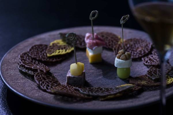 【星のや東京】日本橋桟橋から江戸の月の名所・小名木川を巡る優雅なクルーズ「東京・月見舟あそび」開催｜期間：2022年9月1日〜11月30日