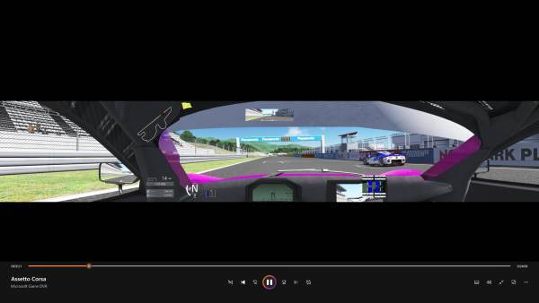 モータースポーツ界初の試みとなるプロドライバーと対戦体験ができるレーシングシミュレーターブースを開設