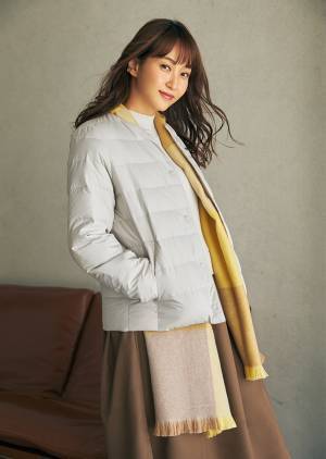 SHOO･LA･RUE（シューラルー） 藤本美貴さんが着こなす、冬まで大活躍のライトアウターコレクションを公開