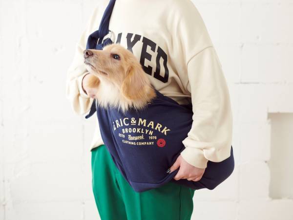 「オーサムストア」の新作ペットグッズ、お散歩日和の春におすすめ“映える”Tシャツやバッグが登場！