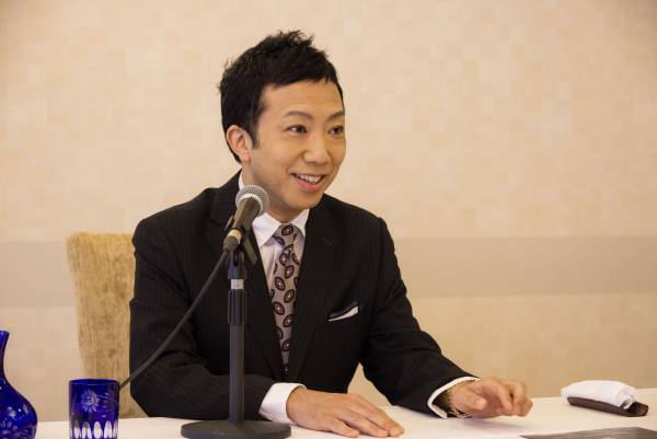 市川猿之助が、壱太郎との「二人を観る会」を語る。