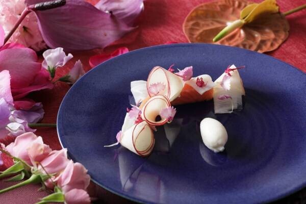 桜の開花シーズンに楽しむアーティスティックなイノベーティブフレンチが登場『TAKUMI鉄板焼フレンチコース～青森×愛知～』