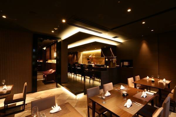 桜の開花シーズンに楽しむアーティスティックなイノベーティブフレンチが登場『TAKUMI鉄板焼フレンチコース～青森×愛知～』