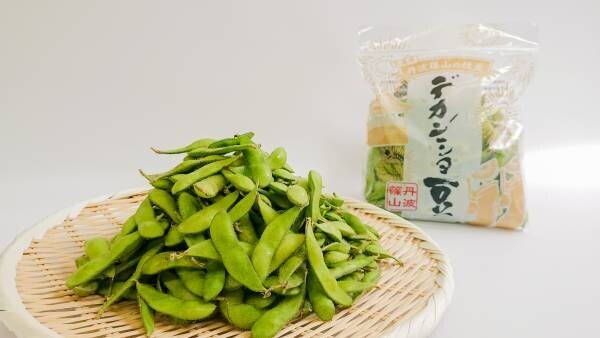 初登場！新たな夏の贅沢「丹波篠山デカンショ豆」 日本農業遺産にも認定された、あの丹波篠山黒大豆の伝統的な栽培技術を継承する 生産者が育てる新しい夏の枝豆。お得な先着限定予約特典付きで販売。