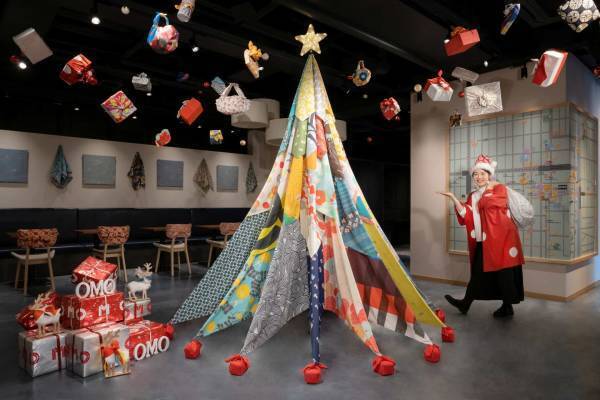 【OMO5京都三条】100枚以上の風呂敷がクリスマスツリーに変身！ 「京町ふろしきクリスマス」初開催 ～変幻自在な旅のアイテムで彩る京都ならではのクリスマス～｜期間：2022年12月1日〜25日