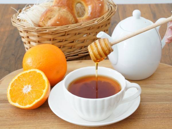 「紅茶の日」はハニーティーを楽しもう 選ぶのは紅茶の種類だけじゃない！ 蜂蜜専門店が提案する紅茶に合う蜂蜜8選