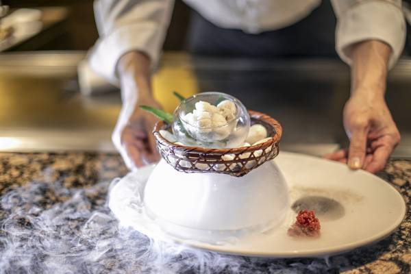 和牛日本一に輝いた“鹿児島黒牛”がシーズン限定で楽しめる  『鹿児島と愛知 ブラックコース～鉄板焼～』販売