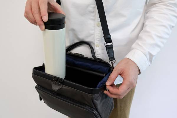 アートフィアーの新製品ダレスショルダーバッグ「カバロ2」｜Makuakeにて先行販売開始!!