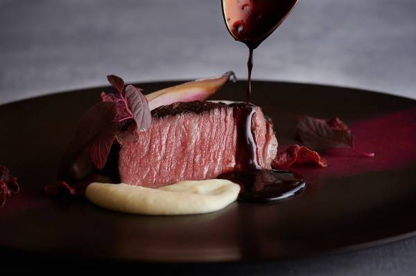 厳選鮑や新鮮な雲丹、国産牛フィレなど豪華食材を貸切邸宅で優雅に楽しむ忘年会 『贅を尽くした忘年会プラン』販売