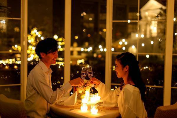 【大阪 チャペルグランドオープン記念キャンペーン】南港の空に一番近い「天空の教会」で叶える『最高のプロポーズ』