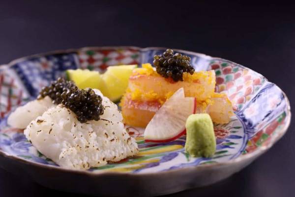 【星のや京都】自然の移ろいに触れ、身も心も悦ぶ会席料理「嵐峡の滋味」提供開始│2022年4月1日