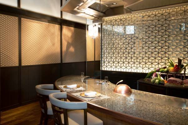 4つの海で囲まれた、“美食の大地、九州”の美味しい幸を満喫！ “甘鯛や九絵（クエ）、宮崎牛”などの絶品食材を、シェフが目の前で仕上げる贅沢なひととき 『九州の幸 特別コース』販売