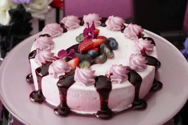 “恋に悩める乙女”をキュートでダークなスイーツの数々で表現！秋の味覚が楽しめる  『ラブホリック・ハロウィンパーティー～スイーツブッフェ～』開催