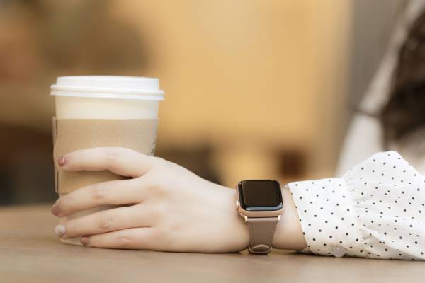 オリジナル調色の本革とエコレザー採用 シーズンレス＆エイジレスな Apple WatchバンドGRAMAS COLORSより2月3日発売