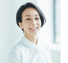 FOOT GALLERY×中村江里子　フリーアナウンサー中村江里子さんとコラボしたストレッチパンツ新発売