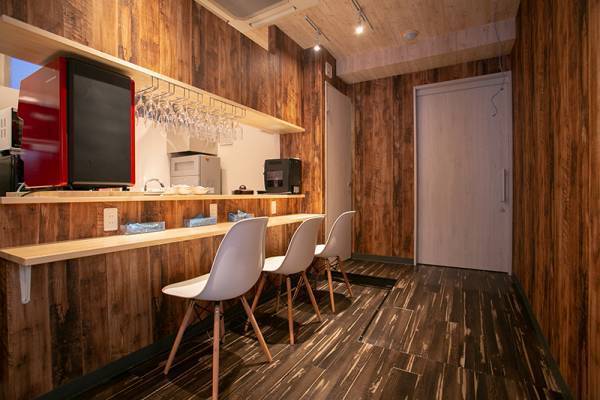 横浜元町中華街駅から徒歩2分！ホッと一息つきながら猫に癒されるおすすめの猫カフェ人気店『猫カフェ 猫ちゃんといっしょ』の情報をFindサービスで公開