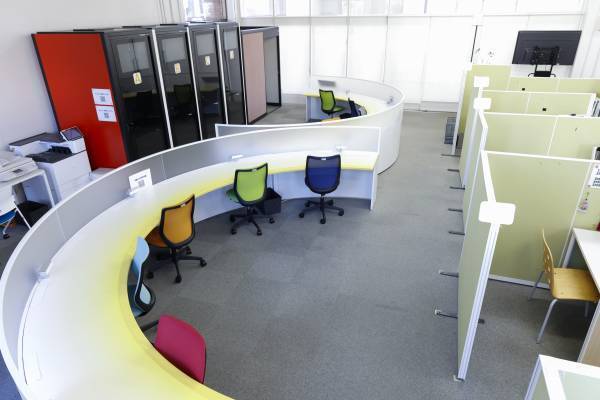 麗澤大学、3年生663名全員と進路相談をする「全員面談」を 6月1日より実施