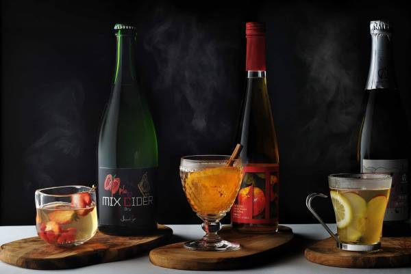 【奥入瀬渓流ホテル】銀世界が広がる渓流でせせらぎとホットシードルを味わう「渓流雪見シードルバー」新登場｜期間：2023年2月1日〜3月25日