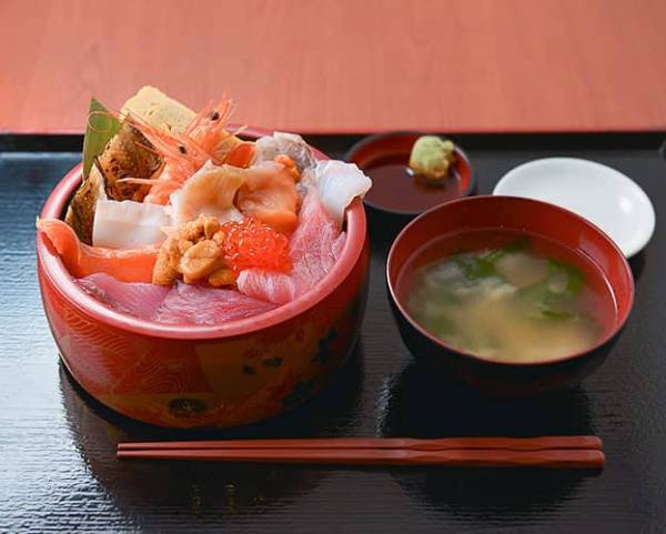 最新伝承施設とワイナリーでの二大体験付　日帰りバスツアー　10/2.9.16.23.30に運行