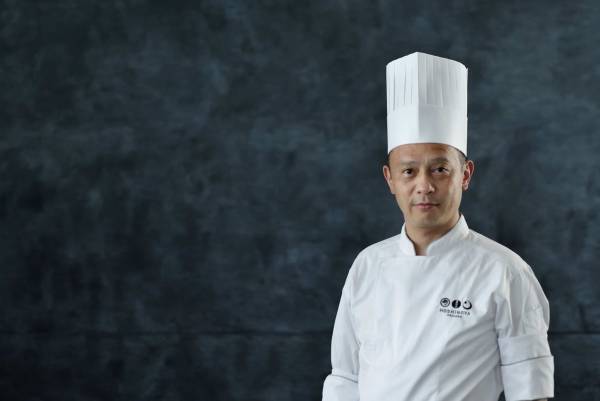 【星のや沖縄】沖縄特産の紅芋にキャビアをあわせた、 沖縄だけのちょっとした贅沢 「明けの贅沢 ～贅沢な一皿～」 「キャビア じゃがいもと紅芋のグラティナート」提供開始｜提供開始：2022年7月1日