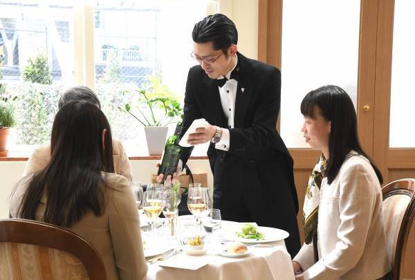 【株式会社ひらまつ】試飲付きワイン販売会を都内で開催 ～ソムリエがワインに関しての質問にお答えします～