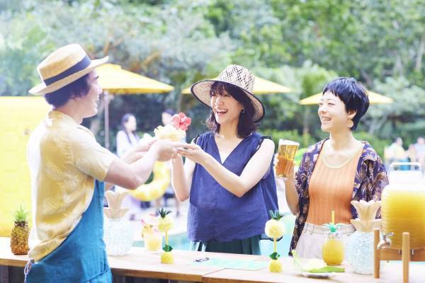 【西表島ホテル】プールサイドで「パインビアフェス」開催　巨大パイン型サーバーも登場｜期間：2022年6月16日～8月31日