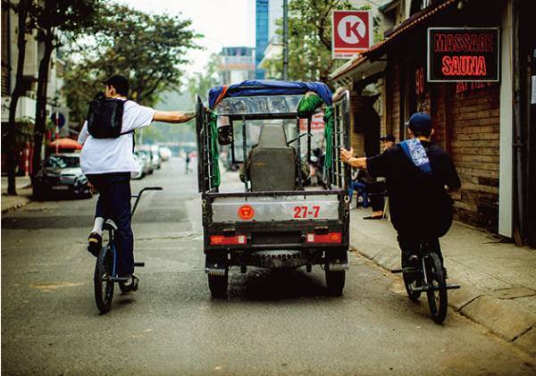 HIKARU FUNYU（ヒカル・フニュウ）の 写真展をキンコーズ・渋谷店で開催 ～　アーティストとのコラボレーションを加速　～