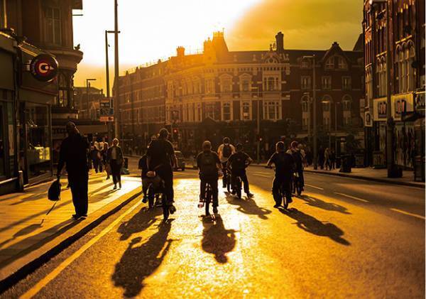 HIKARU FUNYU（ヒカル・フニュウ）の 写真展をキンコーズ・渋谷店で開催 ～　アーティストとのコラボレーションを加速　～