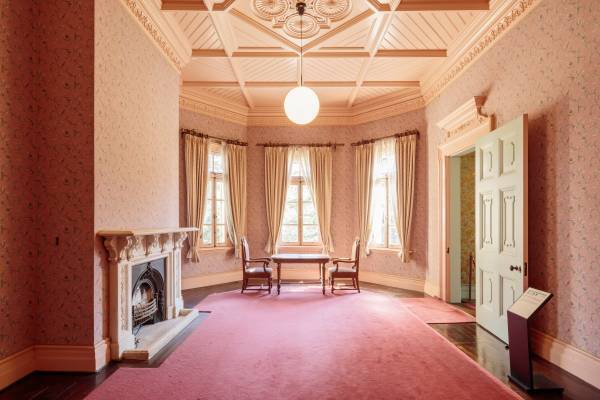 【12/17~1/15】「 旧岩崎邸で楽しむ金唐紙(きんからかみ)の世界」　都立旧岩崎邸庭園にて。