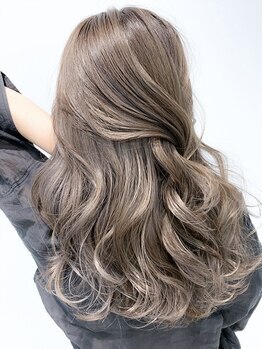 『carin 横浜店』はメンズファンも多数！こだわりの薬剤＆似合わせ技が魅力！情報を駅近ドットコムで公開