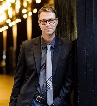 ディズニー公式アカペラグループ「ディカペラ」CM解禁！ディーク・シャロン(共同クリエイター・音楽監督)のメッセージも到着。