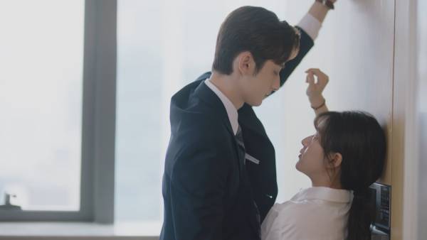 記憶喪失の御曹司社長とヒロインの恋の行方は！？甘くてドキドキのラブストーリー！日本初放送！中国ドラマ「うっかり拾った恋なのに」10月9日（日）ひる2:00～ BS12 トゥエルビで放送スタート