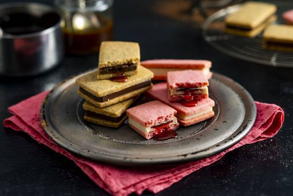 "バレンタインにも"　ラメゾンのタルトがクッキーに！とろっと溶けだす「メルティ・ショコラサンド」2022年2月1日（火）新発売　プレゼントキャンペーンも先行実施！