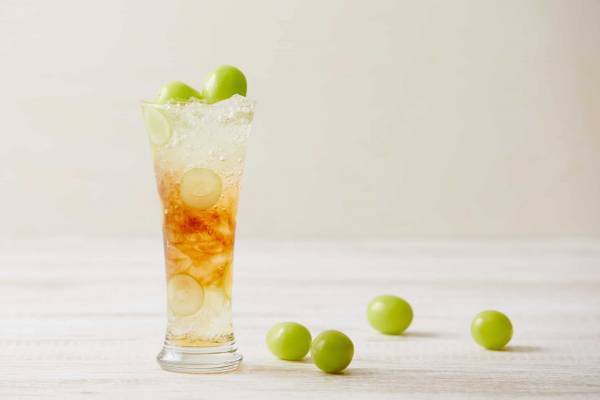 【リゾナーレ八ヶ岳】「シャインマスカットフェア」今年も開催　～約3房使用したメガサイズ「シャインマスカットパフェ」を存分に堪能～｜期間：2022年9月1日～30日